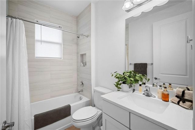 10620 Ankeny LN, Bonita Springs, FL 34135