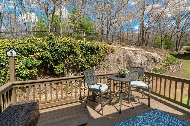99 Anderer Ln 8, Boston, MA 02132