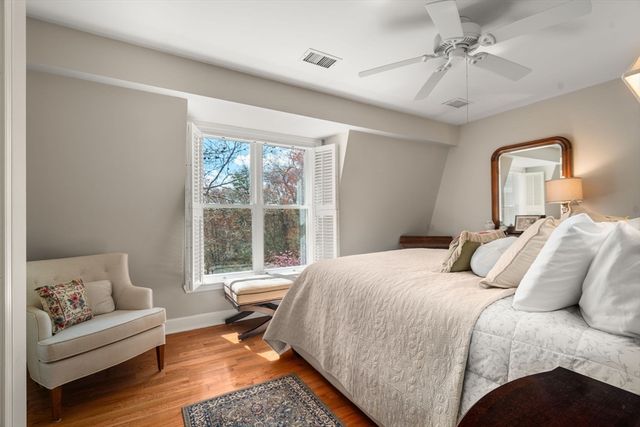 99 Anderer Ln 8, Boston, MA 02132