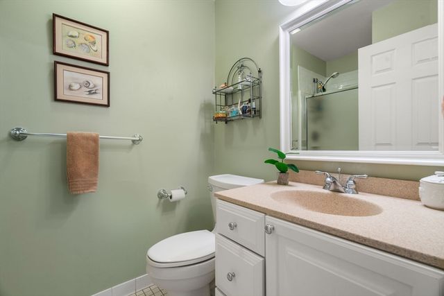 99 Anderer Ln 8, Boston, MA 02132