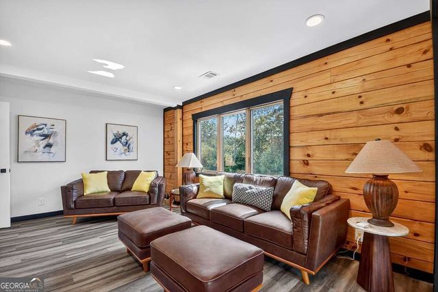 566 Canoe Point, Ellijay, GA 30540