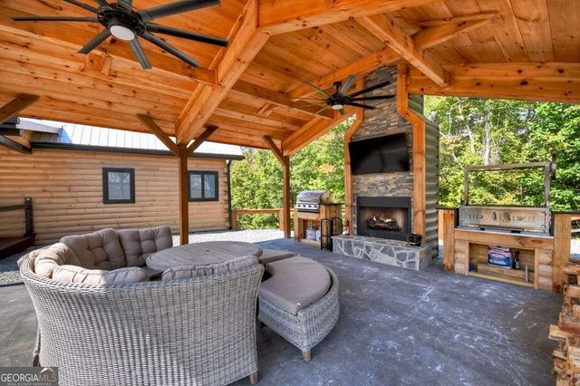 566 Canoe Point, Ellijay, GA 30540