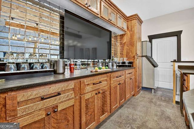 566 Canoe Point, Ellijay, GA 30540