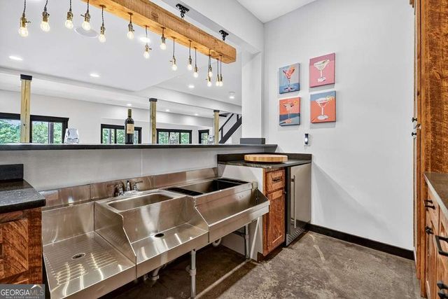 566 Canoe Point, Ellijay, GA 30540