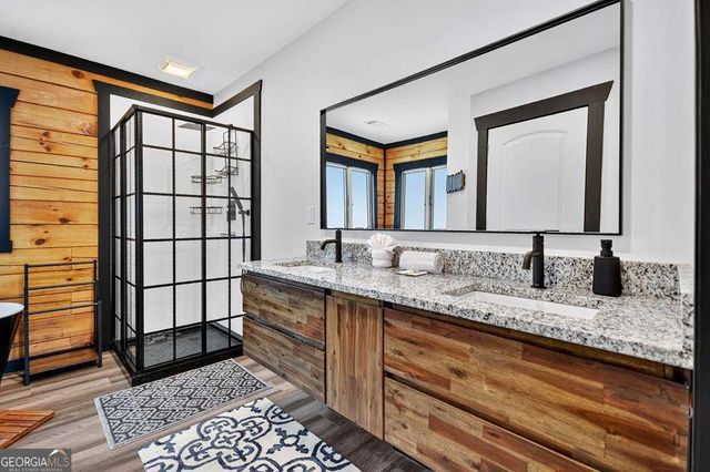 566 Canoe Point, Ellijay, GA 30540