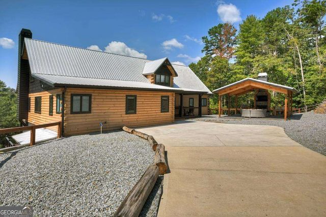 566 Canoe Point, Ellijay, GA 30540