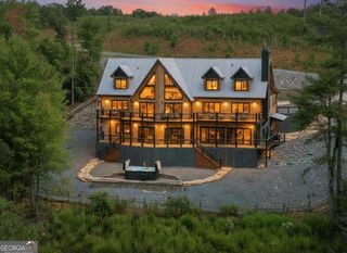 566 Canoe Point, Ellijay, GA 30540