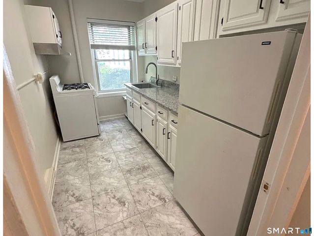 122 Woodside Green 1A, Stamford, CT 06901