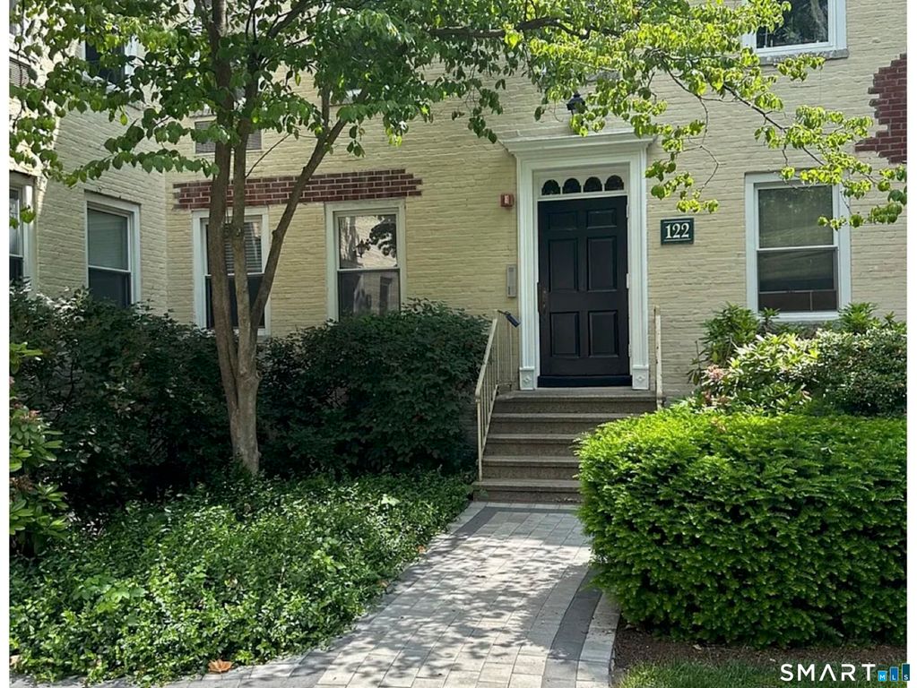 122 Woodside Green 1A, Stamford, CT 06901