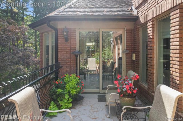 5479 River Ridge Drive, Brighton, MI 48116