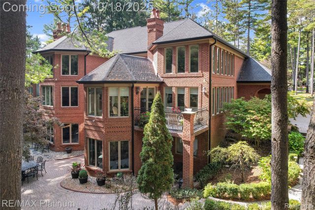 5479 River Ridge Drive, Brighton, MI 48116