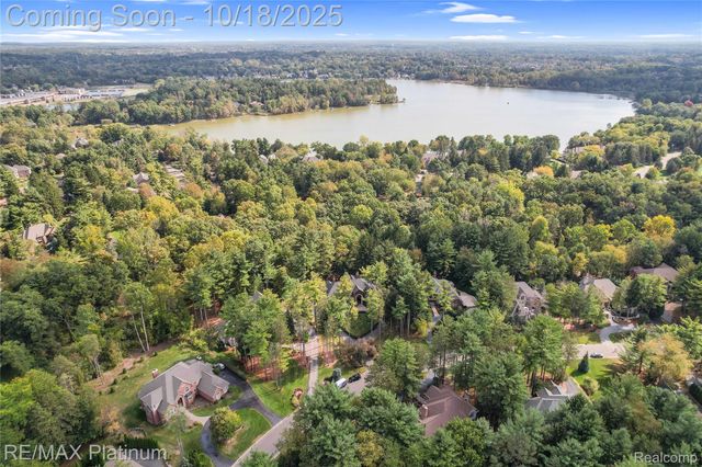 5479 River Ridge Drive, Brighton, MI 48116