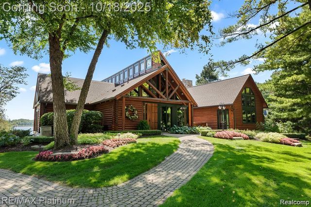 5479 River Ridge Drive, Brighton, MI 48116