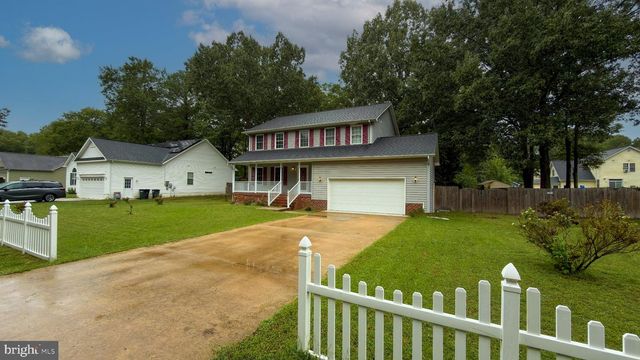 207 MEADOW AVE, Colonial Beach, VA 22443