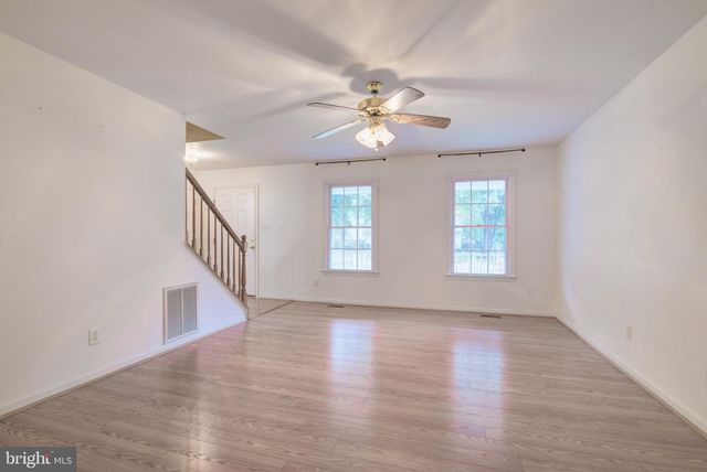 207 MEADOW AVE, Colonial Beach, VA 22443