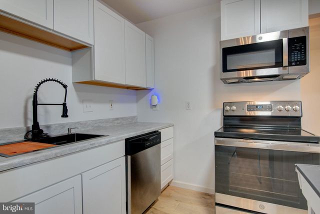 207 MEADOW AVE, Colonial Beach, VA 22443