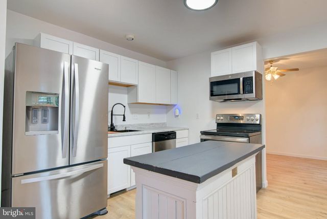 207 MEADOW AVE, Colonial Beach, VA 22443