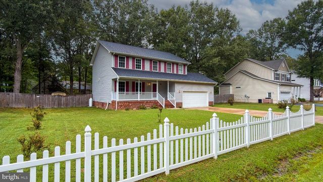 207 MEADOW AVE, Colonial Beach, VA 22443