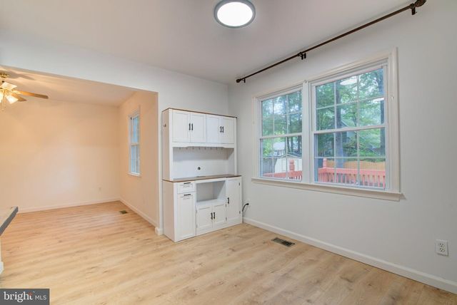 207 MEADOW AVE, Colonial Beach, VA 22443