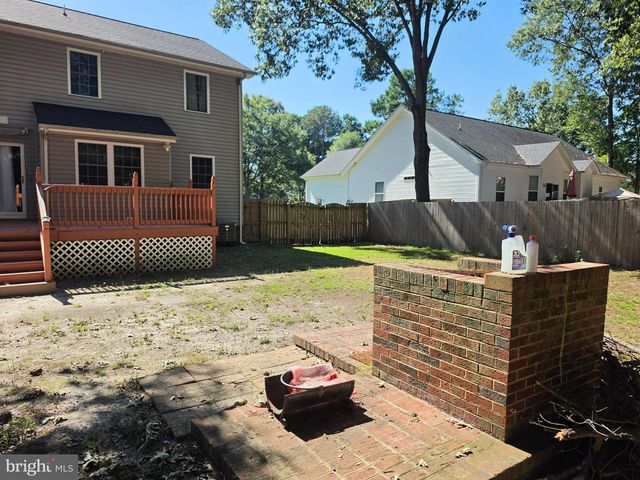 207 MEADOW AVE, Colonial Beach, VA 22443