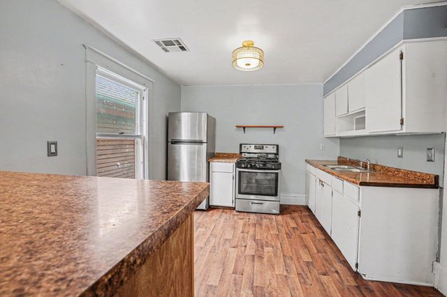 805 W Vine Street, Kalamazoo City, MI 49008