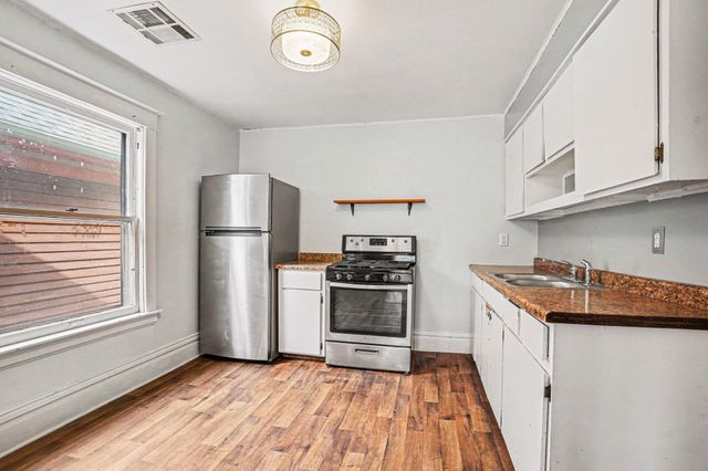 805 W Vine Street, Kalamazoo City, MI 49008