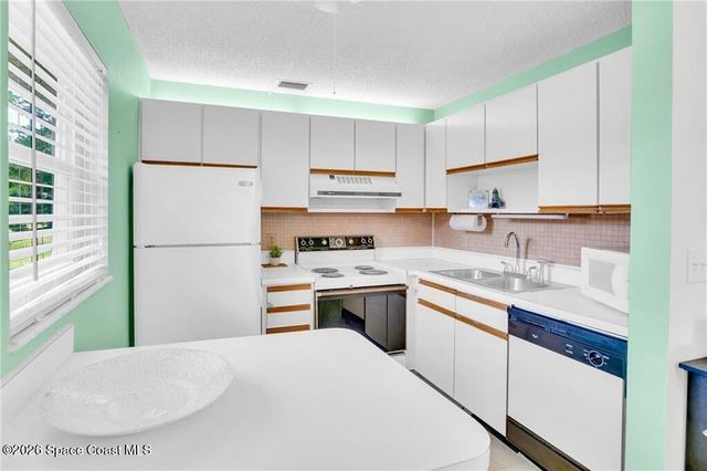 6 Vista Palm Lane 202, Vero Beach, FL 32962