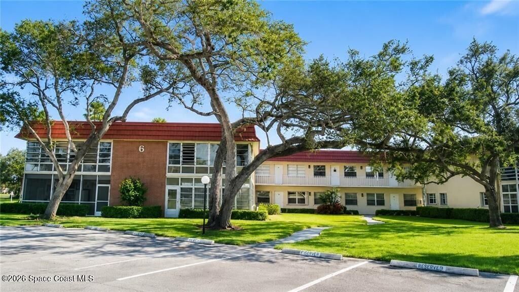 6 Vista Palm Lane 202, Vero Beach, FL 32962