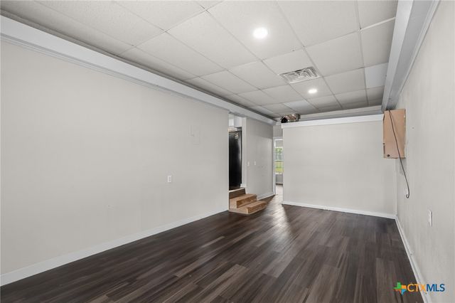 2409 E Red River Street, Victoria, TX 77901