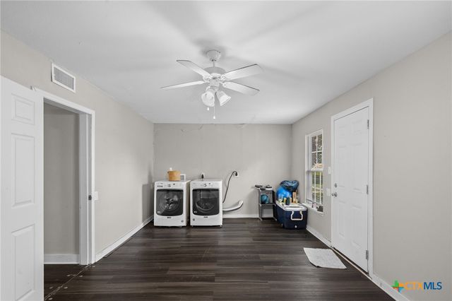 2409 E Red River Street, Victoria, TX 77901