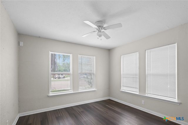 2409 E Red River Street, Victoria, TX 77901