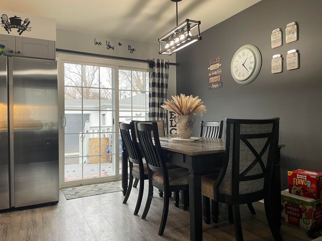 811 Henry Court, Hobart, IN 46342