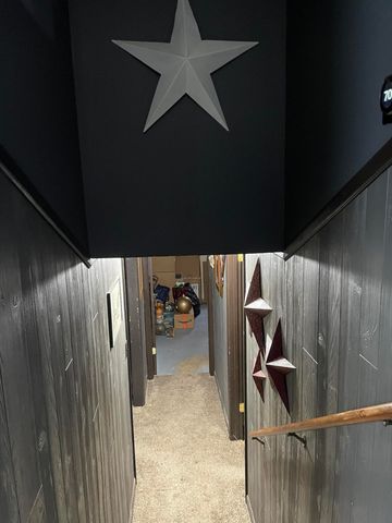 811 Henry Court, Hobart, IN 46342