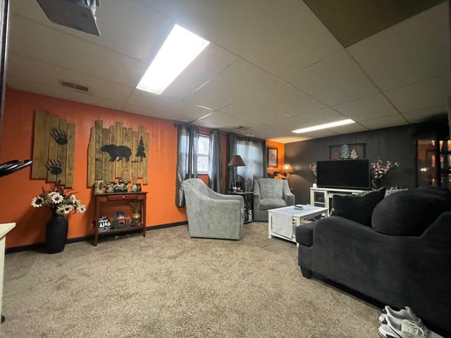 811 Henry Court, Hobart, IN 46342