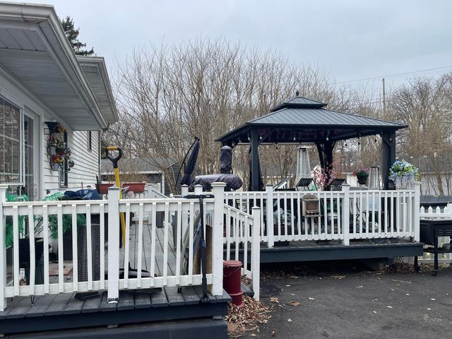 811 Henry Court, Hobart, IN 46342