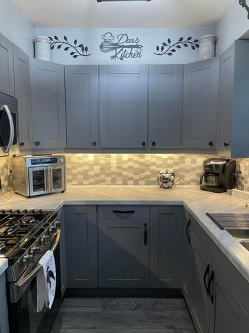 811 Henry Court, Hobart, IN 46342