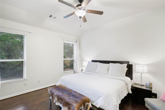 99 W Jagged Ridge Circle, Spring, TX 77389