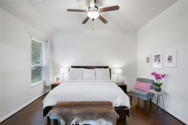 99 W Jagged Ridge Circle, Spring, TX 77389
