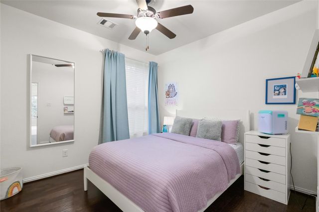 99 W Jagged Ridge Circle, Spring, TX 77389