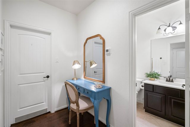 99 W Jagged Ridge Circle, Spring, TX 77389