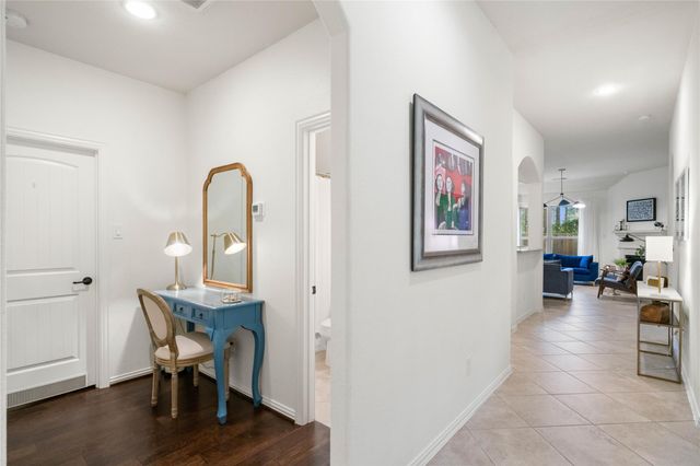 99 W Jagged Ridge Circle, Spring, TX 77389