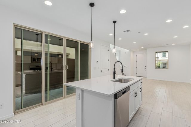 2811 N CLAIRE Drive, Buckeye, AZ 85396