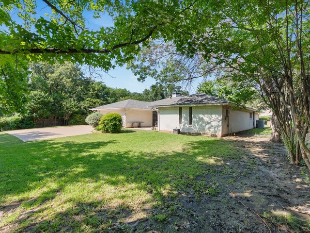 1104 Sunset Drive, Trophy Club, TX 76262