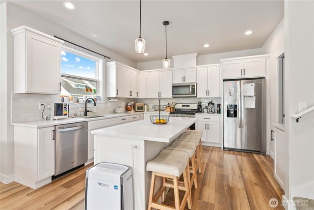 1713 Aaron Drive, Lynden, WA 98264