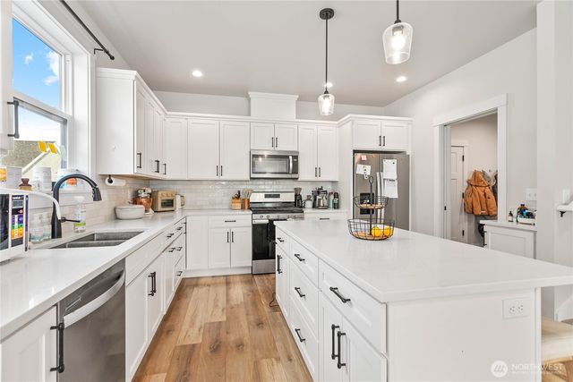 1713 Aaron Drive, Lynden, WA 98264