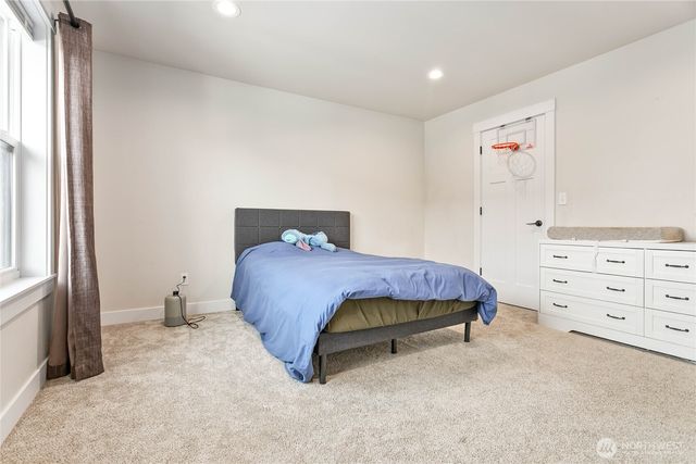 1713 Aaron Drive, Lynden, WA 98264