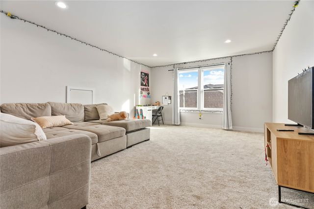 1713 Aaron Drive, Lynden, WA 98264