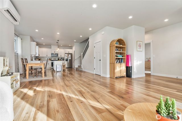 1713 Aaron Drive, Lynden, WA 98264