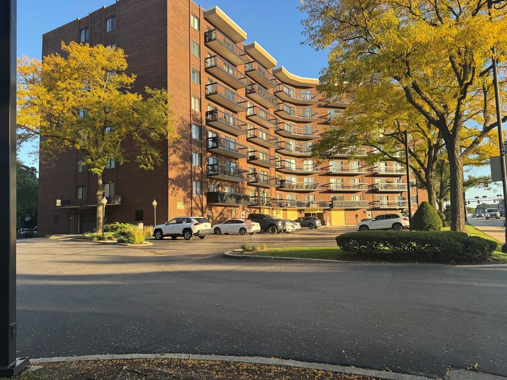 711 S River Road 314, Des Plaines, IL 60016 — exterior