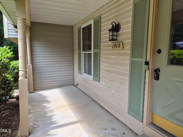 1910 Fox Sterling Drive, Raleigh, NC 27606